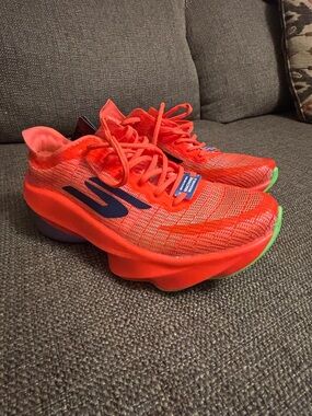 Skechers Women’s Size 6 Bright Neon Orange Lace-Up Athletic Sneakers New
